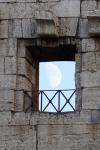 Mond im Colosseum