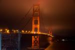 Golden Gate bei Nacht und Nebel