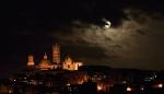 Mond über Siena