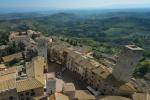 San Gimignano -  Blick vom Torre Grossa auf Torre del Diavolo,  Piazza della Cisterna, Torre dei Becci