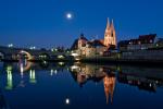 Regensburg bei Nacht Steinerne Brücke Dom