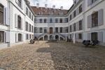 Innenhof Blaues Haus mit Obeliskenbrunnen