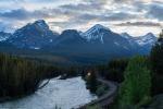 Eisenbahn am Bow Valley Parkway