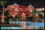 Grand Resort Hotel bei Nacht 2