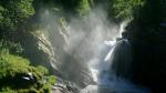 Wasserfall im Gegenlicht