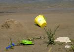 Spielzeug am Strand