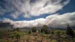 Wolkenwasserfall von unten